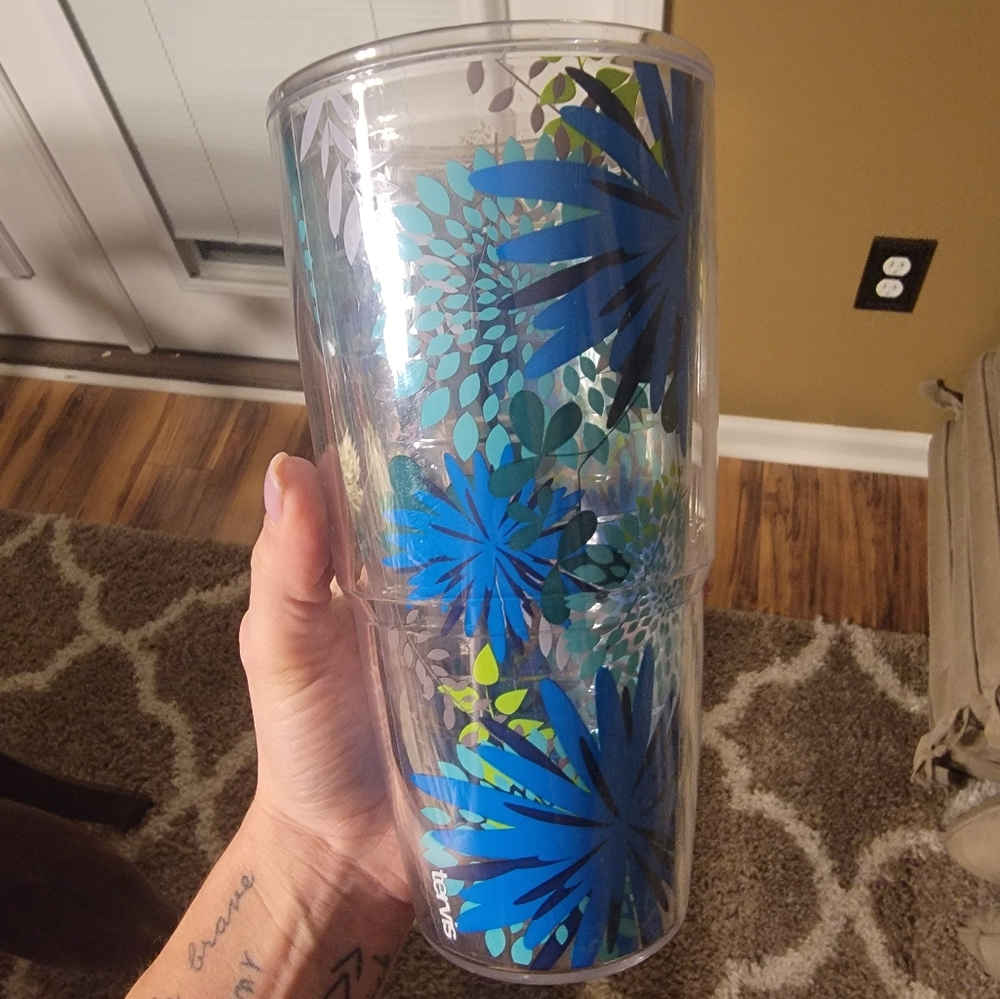 Tervis flower tumbler w/ NO LID
